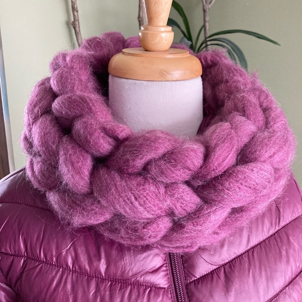 Handmade collar (circular scarf)